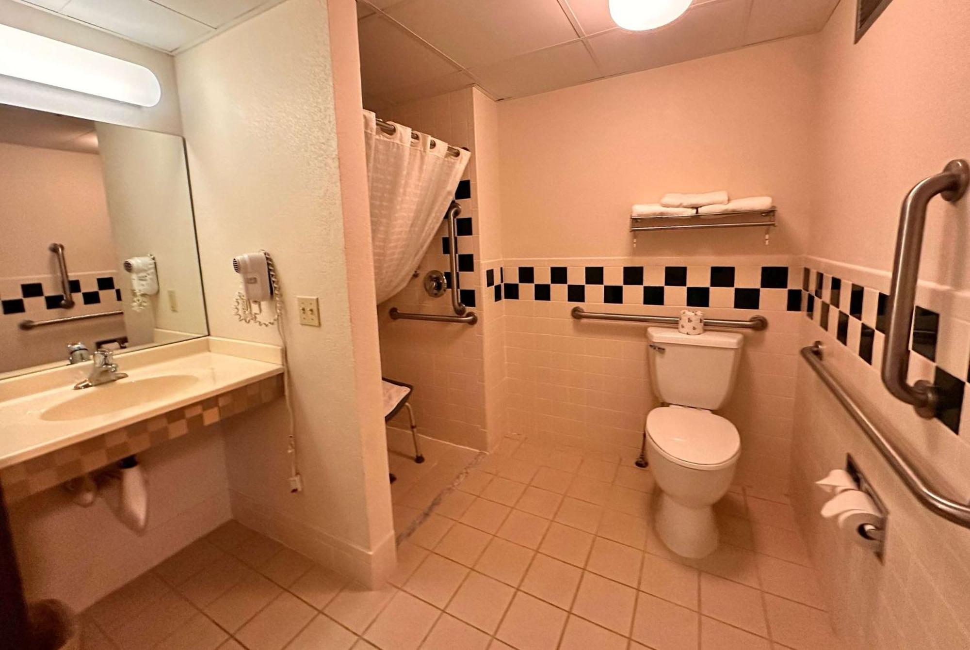 Shell Lodge, A Travelodge By Wyndham 3* Shell Lake