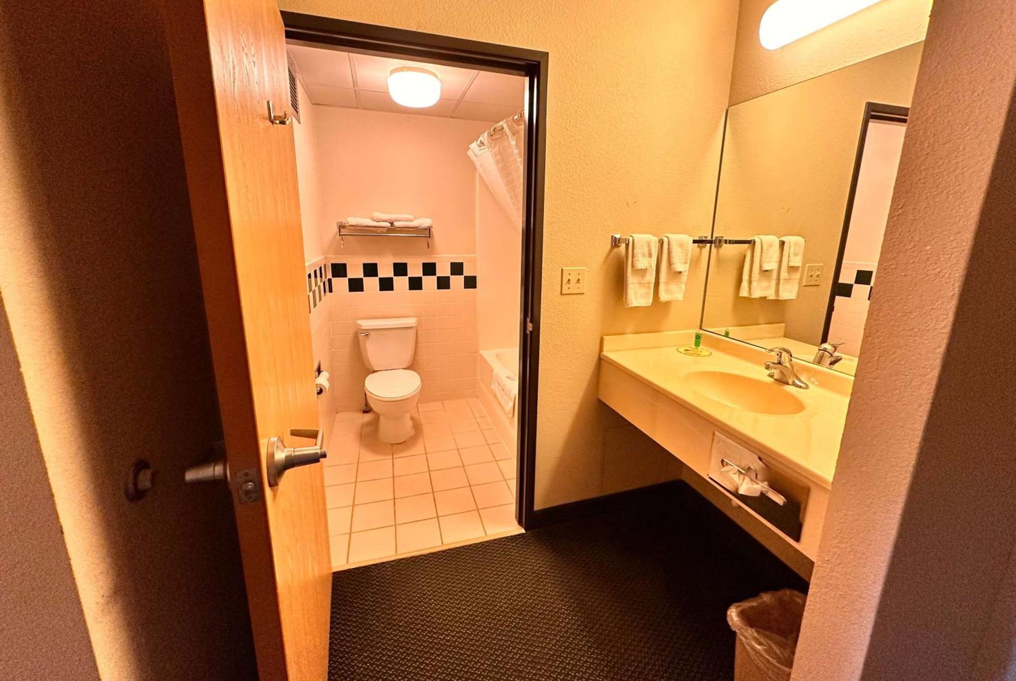 Hotel Shell Lodge, A Travelodge By Wyndham