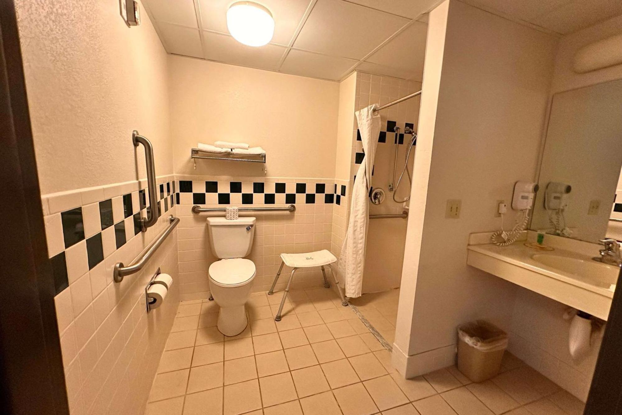 Shell Lodge, A Travelodge By Wyndham Shell Lake